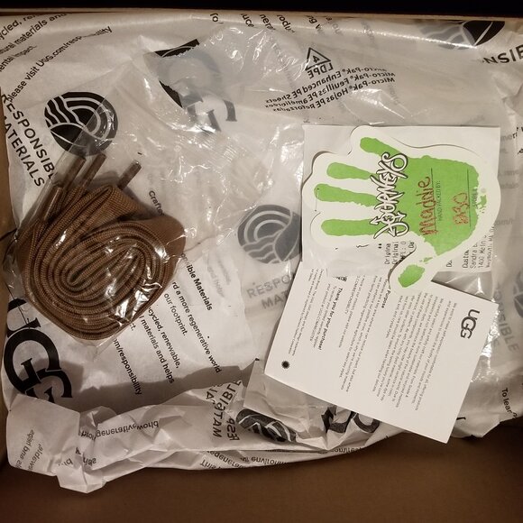 Brand New In Box 6W Lowmel Ugg Sneaker With Tags - Picture 3 of 9